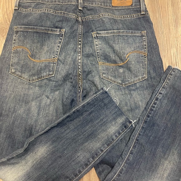 Size 30 signature Levi’s jeans - Picture 4 of 4